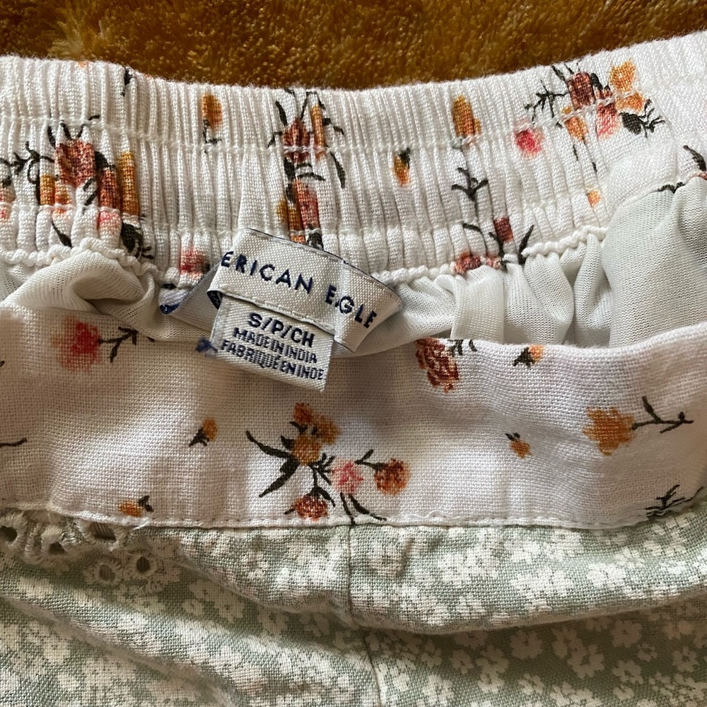American Eagle Patchwork Floral Shorts - Small - image 3